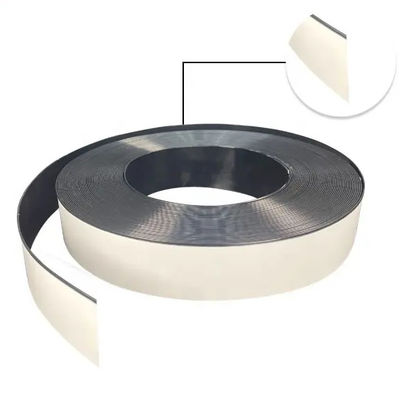 Quảng cáo LED Channel Letter Coil Trim Cap trắng đen Letter