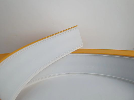 Vòng bọc hợp kim nhôm với uốn cong bằng tay Vòng bọc kênh nhôm màu vàng Độ cứng nhôm